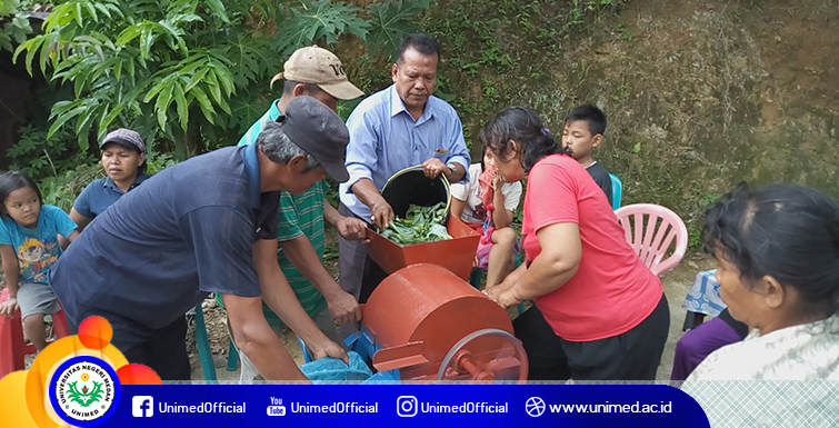 Dosen Unimed Latih Masyarakat Deli Serdang Buat Pupuk Organik Cair dan Kompos