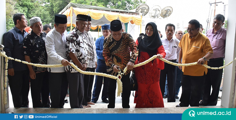 Rektor Resmikan Renovasi Masjid Unimed yang di bangun dengan Infaq Civitas 5.4 M