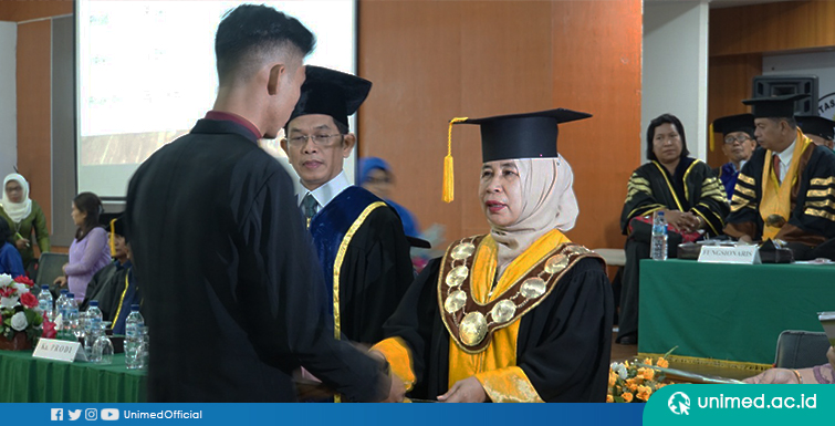 Dekan FMIPA Lantik 400 Sarjana yang Siap Hadapi Era Revolusi Industri 4.0