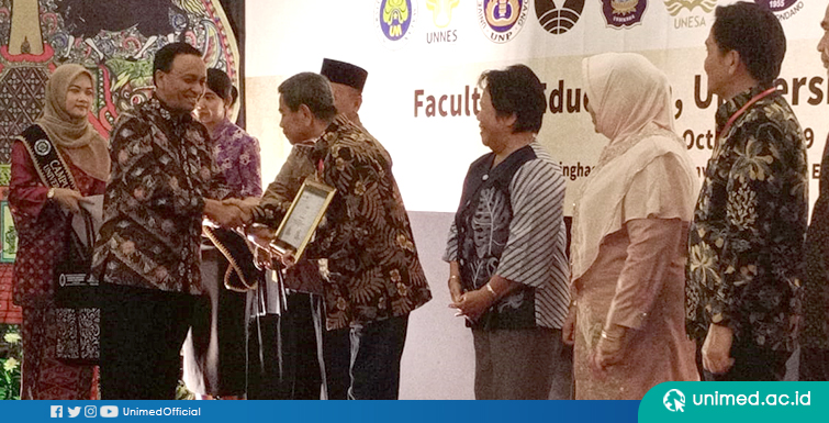 2 Dosen UNIMED Raih Penghargaan Dosen Berprestasi Terbaik 3 dan Tokoh Pendidikan di Forum FIP JIP 2019