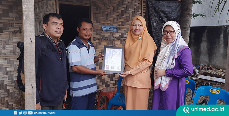 Ketua DWP Unimed Beri Pelatihan Urban Farming Pada Masyarakat Kota Medan