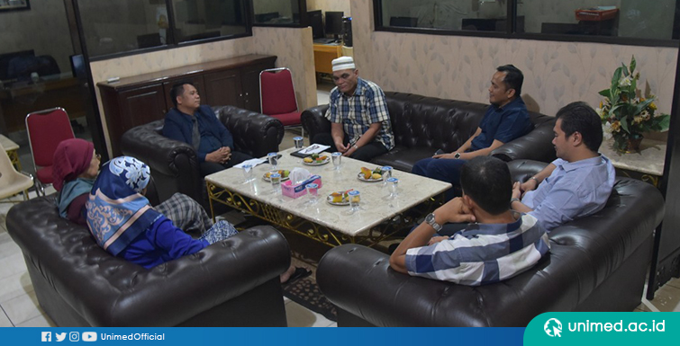 Rektor UNIMED Silahturahmi ke Harian Waspada dan SIB