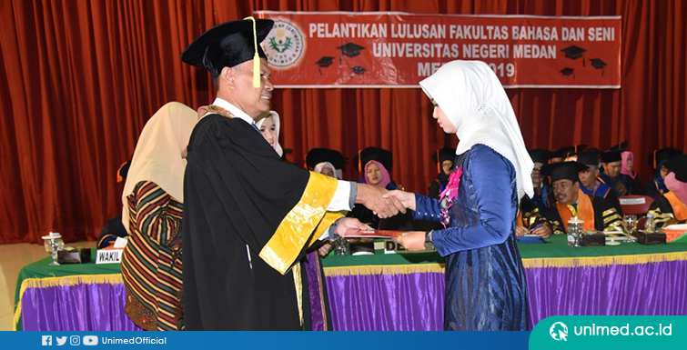 Dekan FBS Lantik 188 Sarjana