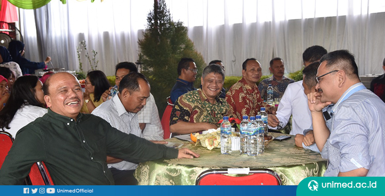 Civitas UNIMED Lakukan Kunjungan Tahun Baru ke Rumah Pimpinan