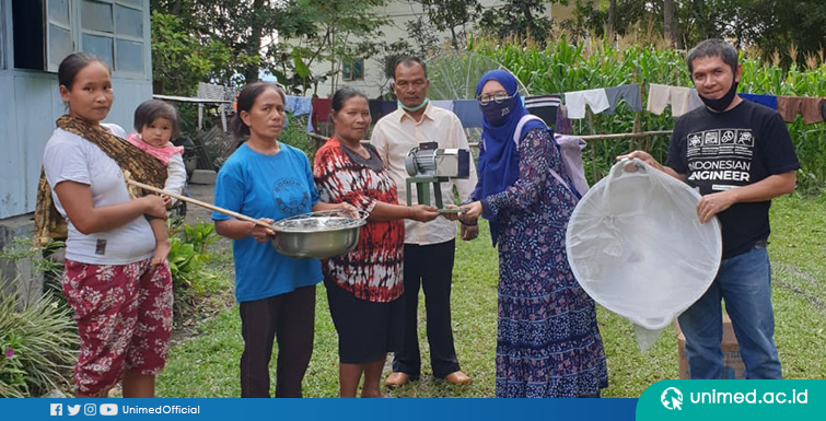 Dosen UNIMED Bantu Kembangkan UKM Opak Singkong di Pangururan Samosir