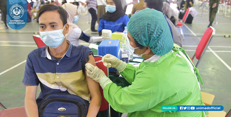 UNIMED Bersama dengan Dinkes Kota Medan dan Bank Sumut Syariah Gelar Vaksninasi Masal