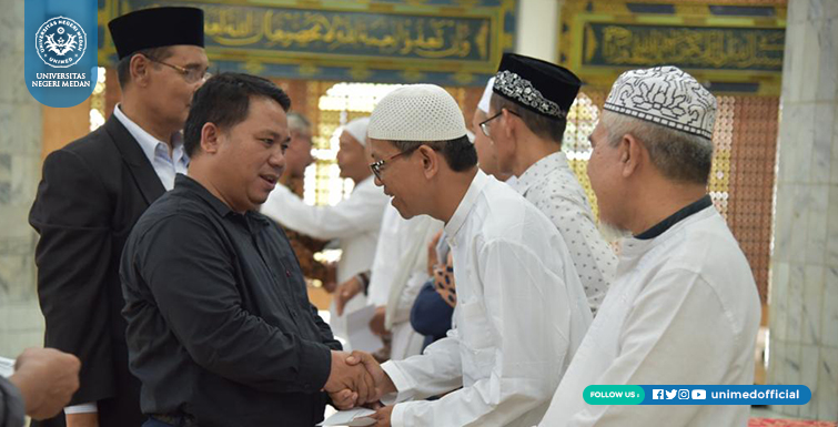 Rektor Berangkatkan 11 Civitas Unimed Calon Jamaah Haji